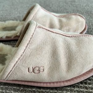 Women’s UGG Scuffette Slides / Slippers sz 6